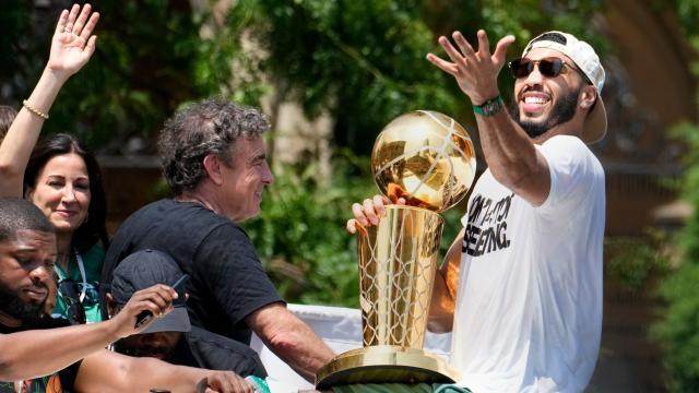 星空体育app下载-绿军易主61亿创纪录赚16倍 卖队赚钱另有难言之隐