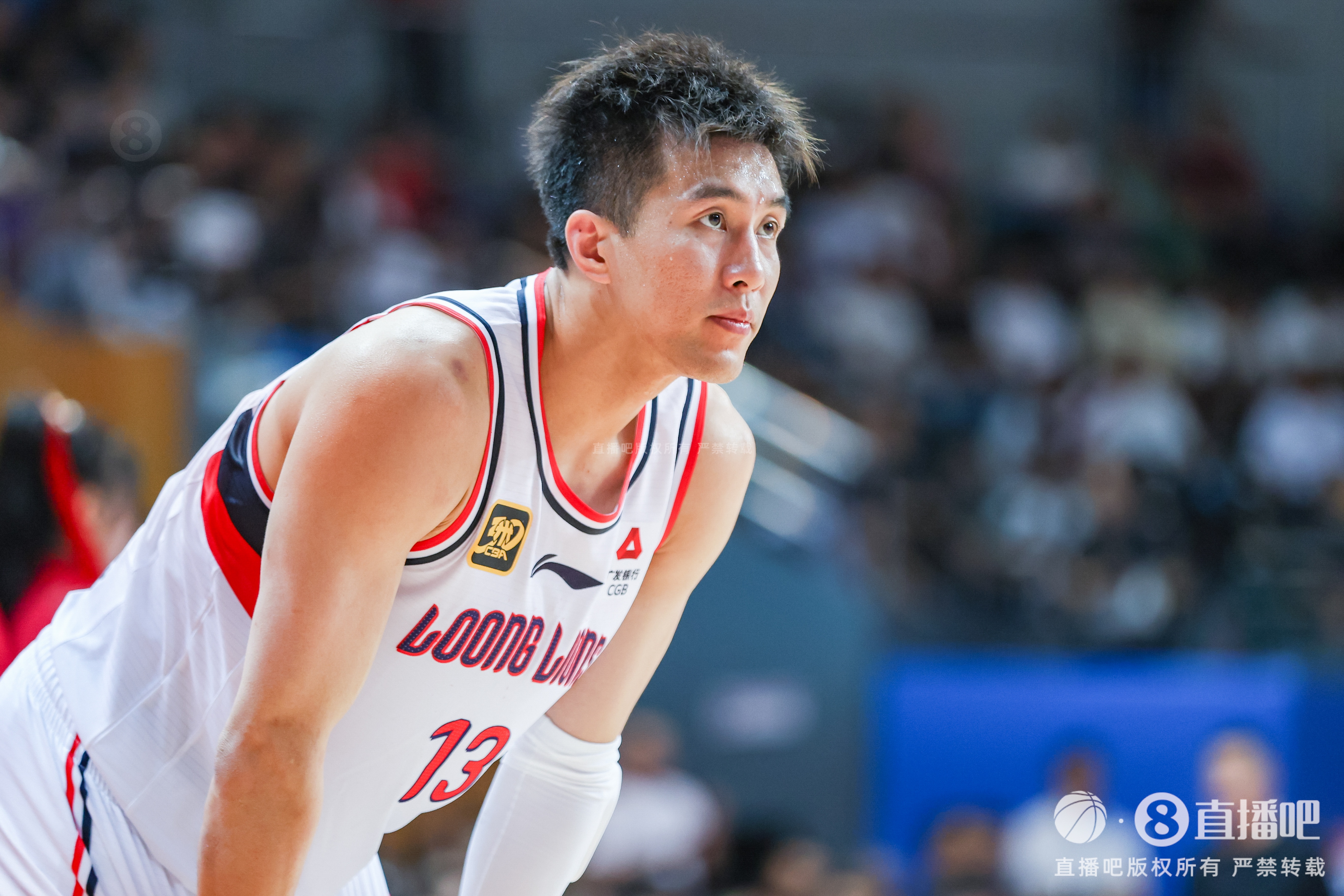 星空体育app下载-表现不多！郭艾伦半场罚球4中4拿到4分1板2助 2失误