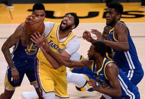 星空体育app下载-戴维斯：被逆转的滋味太过难受 对阵雄鹿全力争胜