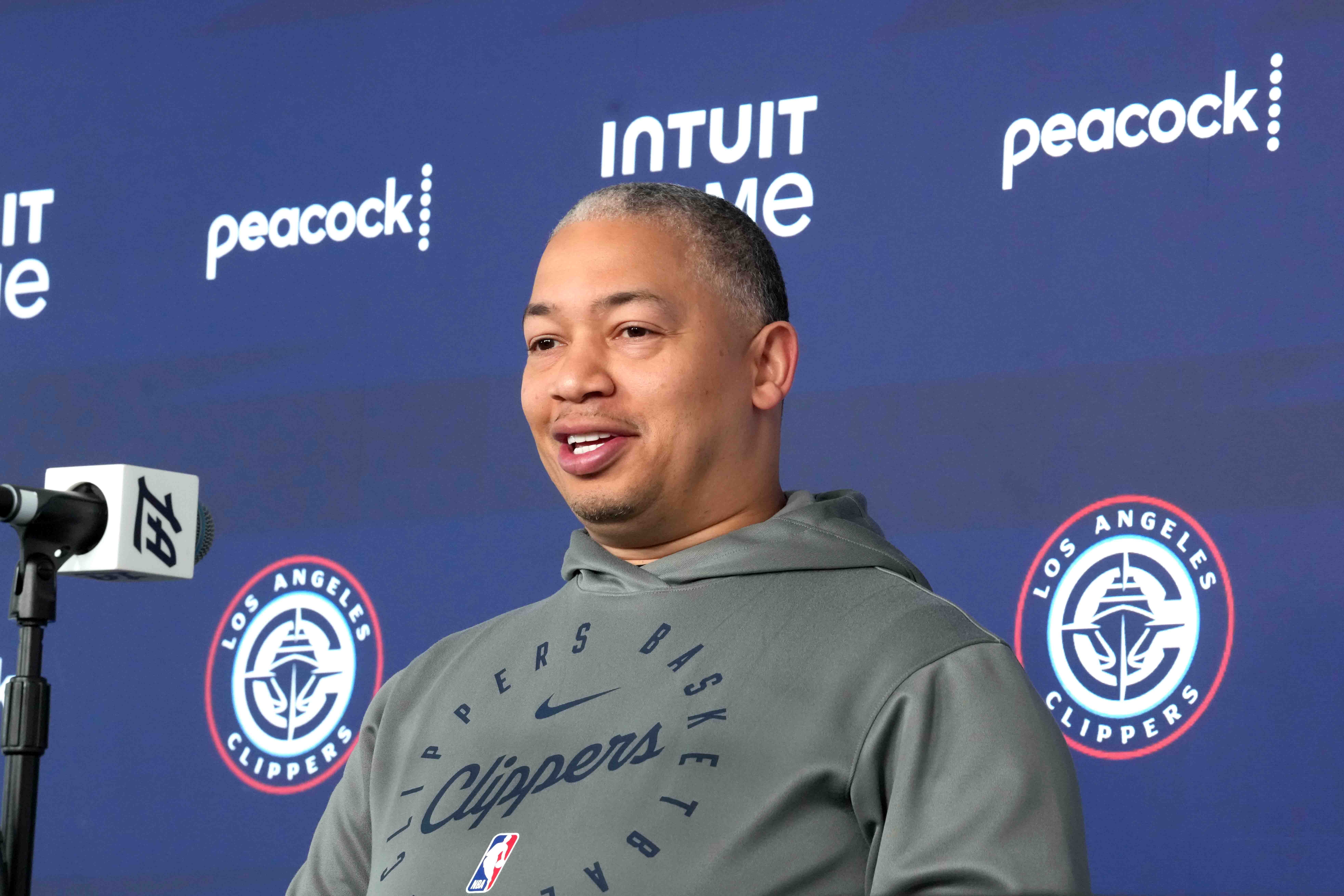 星空体育app-35胜17负超额完成目标！卢：对我来说进季后赛是最重要的